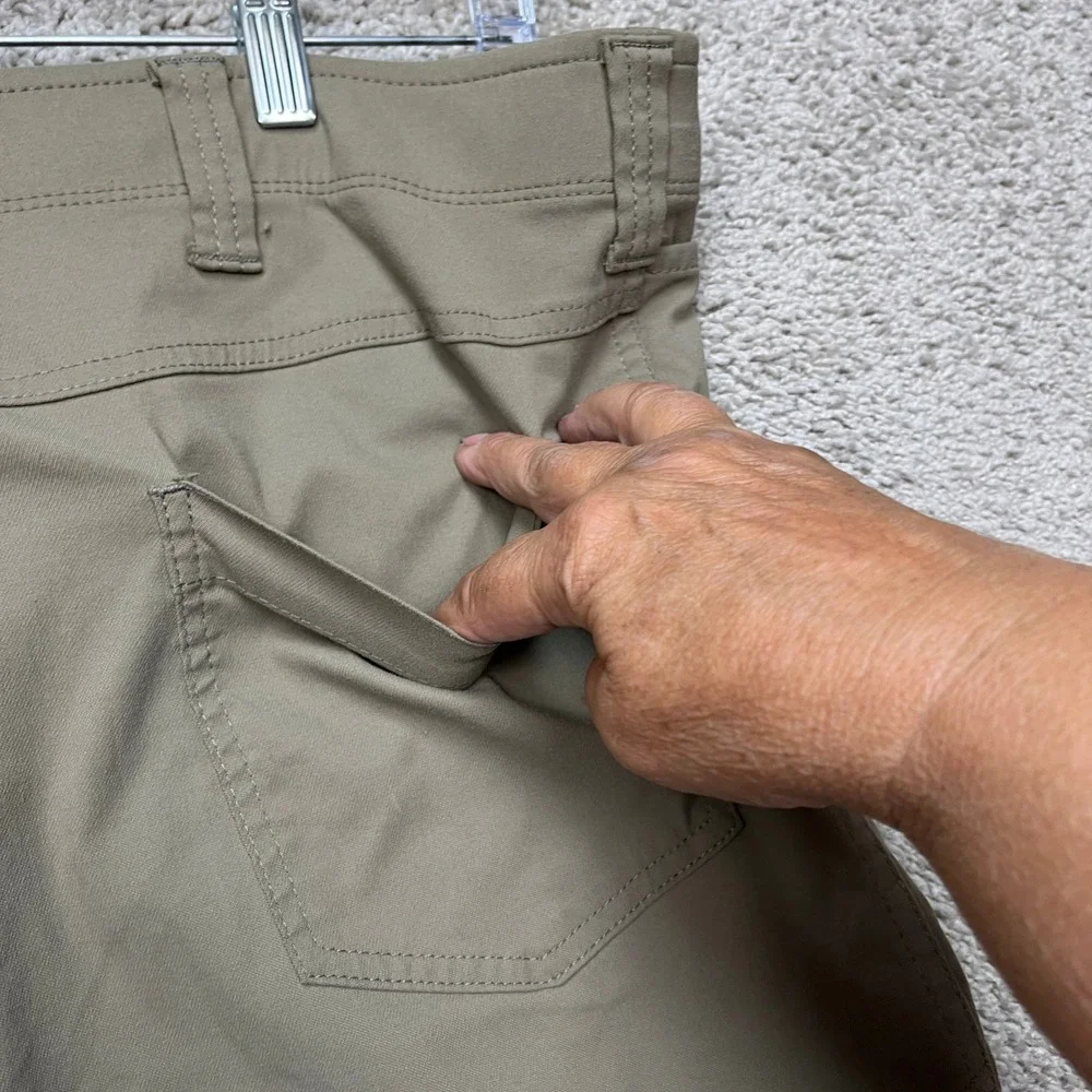 Wrangler Outdoor Cargo Shorts Mens 44 Khaki Tan Stretch Waistband Flat Front